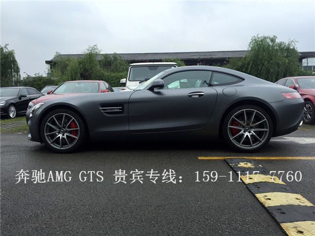 新款奔馳AMG GT S*特別版4S店報(bào)價(jià)流沙金 啞光灰紅色內(nèi)飾現(xiàn)車多少錢優(yōu)惠15萬