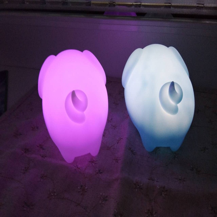 萌寵小豬拍拍燈 搪膠USB充電節(jié)能環(huán)保起夜床頭燈 創(chuàng)意禮品七彩慢閃減壓拍拍燈擺件