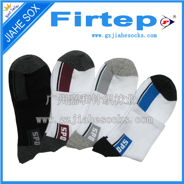 廣東襪子廠加工批發(fā)手縫運(yùn)動襪、薄款提花中筒運(yùn)動襪、純棉襪子禮品