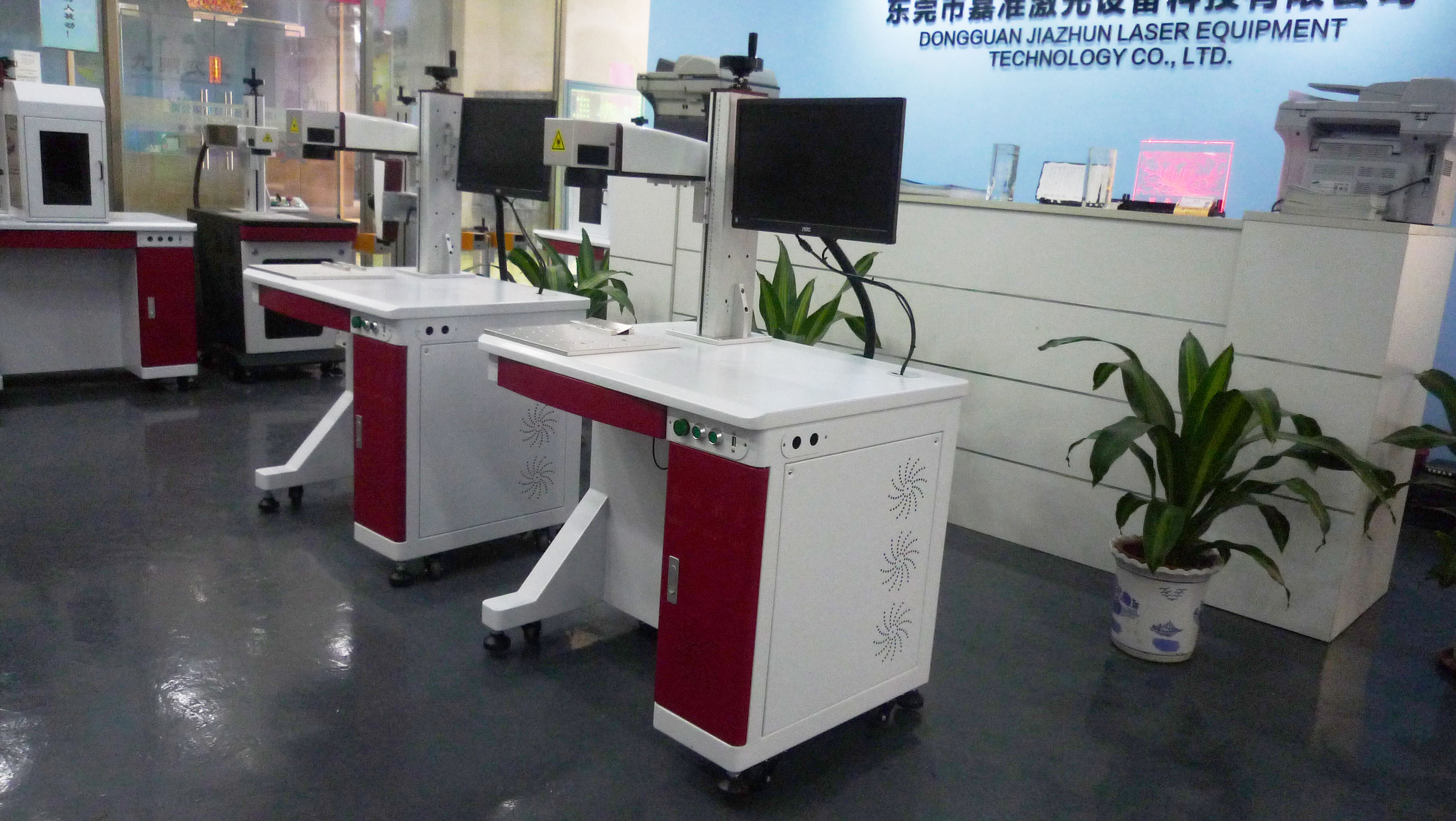 光纖激光打標(biāo)機(jī) 光纖激光鐳雕機(jī)   激光切割機(jī)   激光內(nèi)雕機(jī)