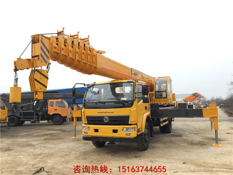 2017新款國(guó)五8噸小型吊車廠家直銷優(yōu)惠多多可分期免交購(gòu)置稅