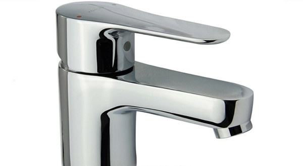 TOTO升降式淋浴水龍頭