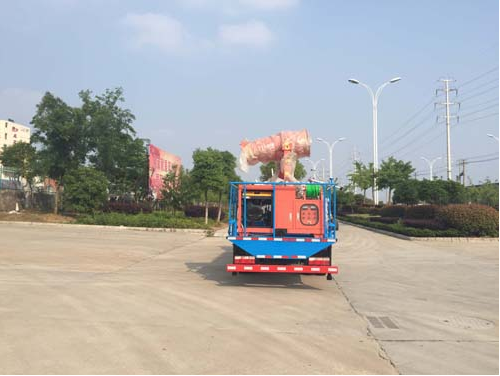 東風(fēng)多利卡抑塵車