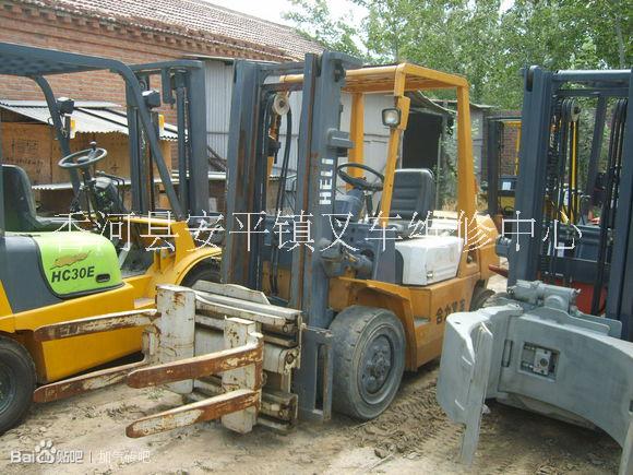 河北煙箱夾冶煉夾平抱頭叉車2噸3噸 平抱頭叉車批發(fā) 平抱頭叉車廠家直銷 平抱頭叉車哪家好 平抱頭叉車價格 平抱頭叉車供應(yīng)