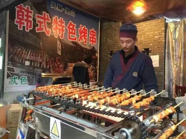 大型無煙式烤串機(jī) 大型烤串機(jī) 崇勝大型85烤串機(jī) 崇勝大型85燒烤機(jī)