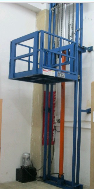 導(dǎo)軌式升降機(jī)廠家