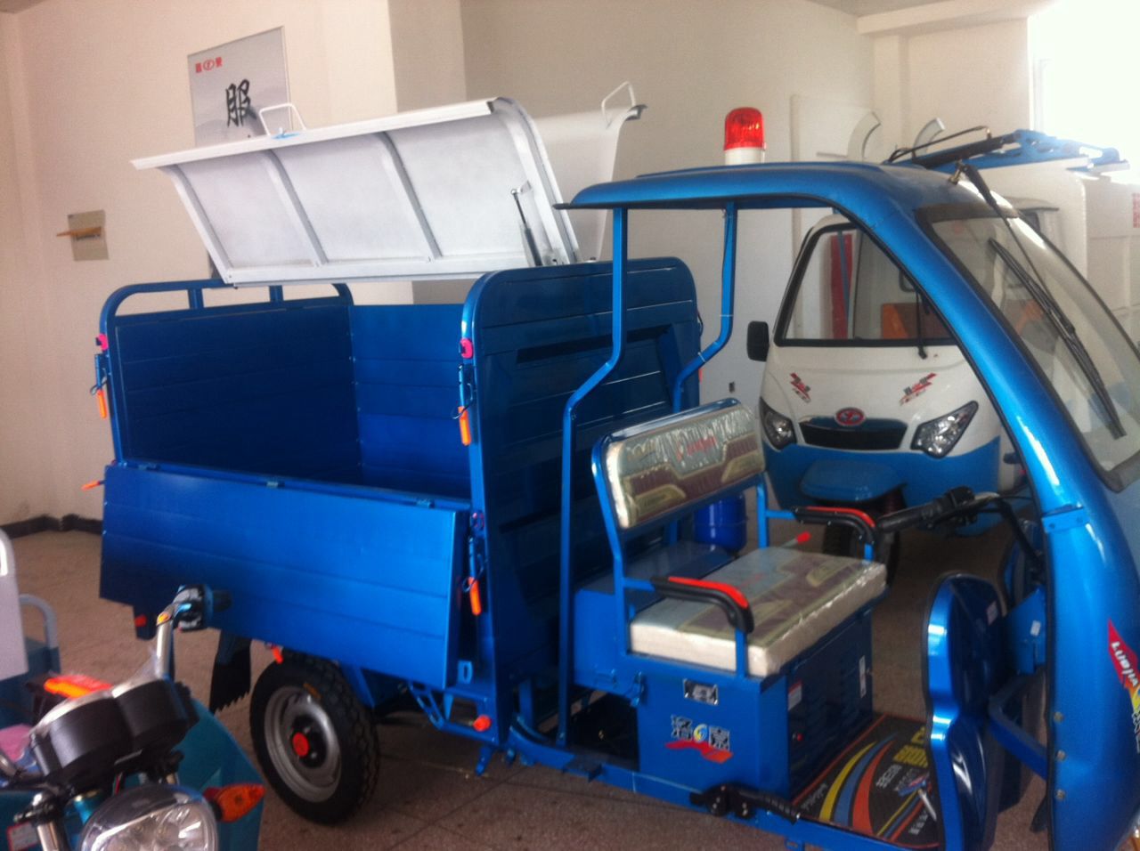 雙層高幫、液壓自卸環(huán)衛(wèi)車 雙層高幫、液壓自卸環(huán)衛(wèi)車C款