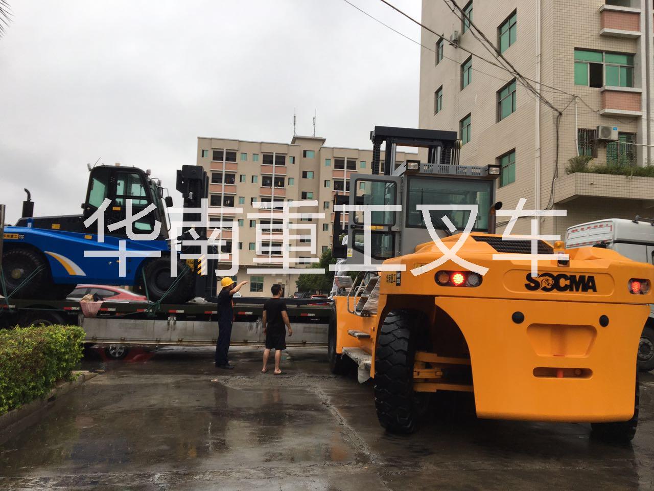 福建華南重工重型12噸叉車性能價(jià)格