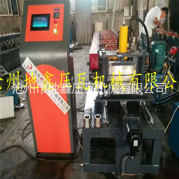 地鑫出售278圍擋設(shè)備 工程圍擋機(jī) 彩鋼圍擋板壓瓦機(jī)