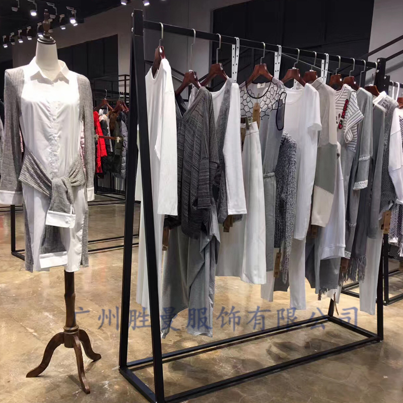 《紛漫》新款冬裝品牌折扣女裝尾貨批發(fā) 寶萊 述色 嘉貝逸飛 曬谷場