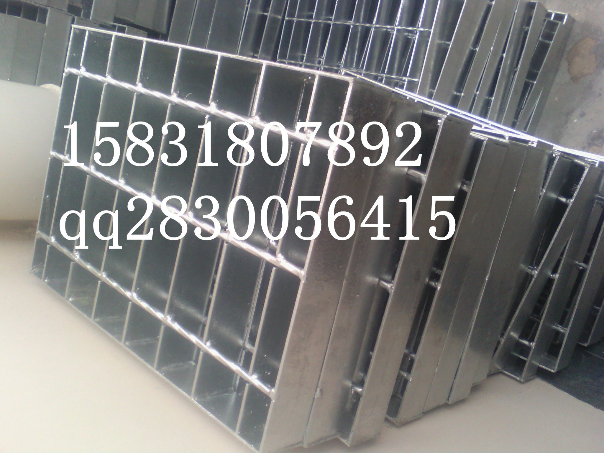 供應(yīng)鋼格板 格柵板 熱鍍鋅鋼格板 腳踏板廠家