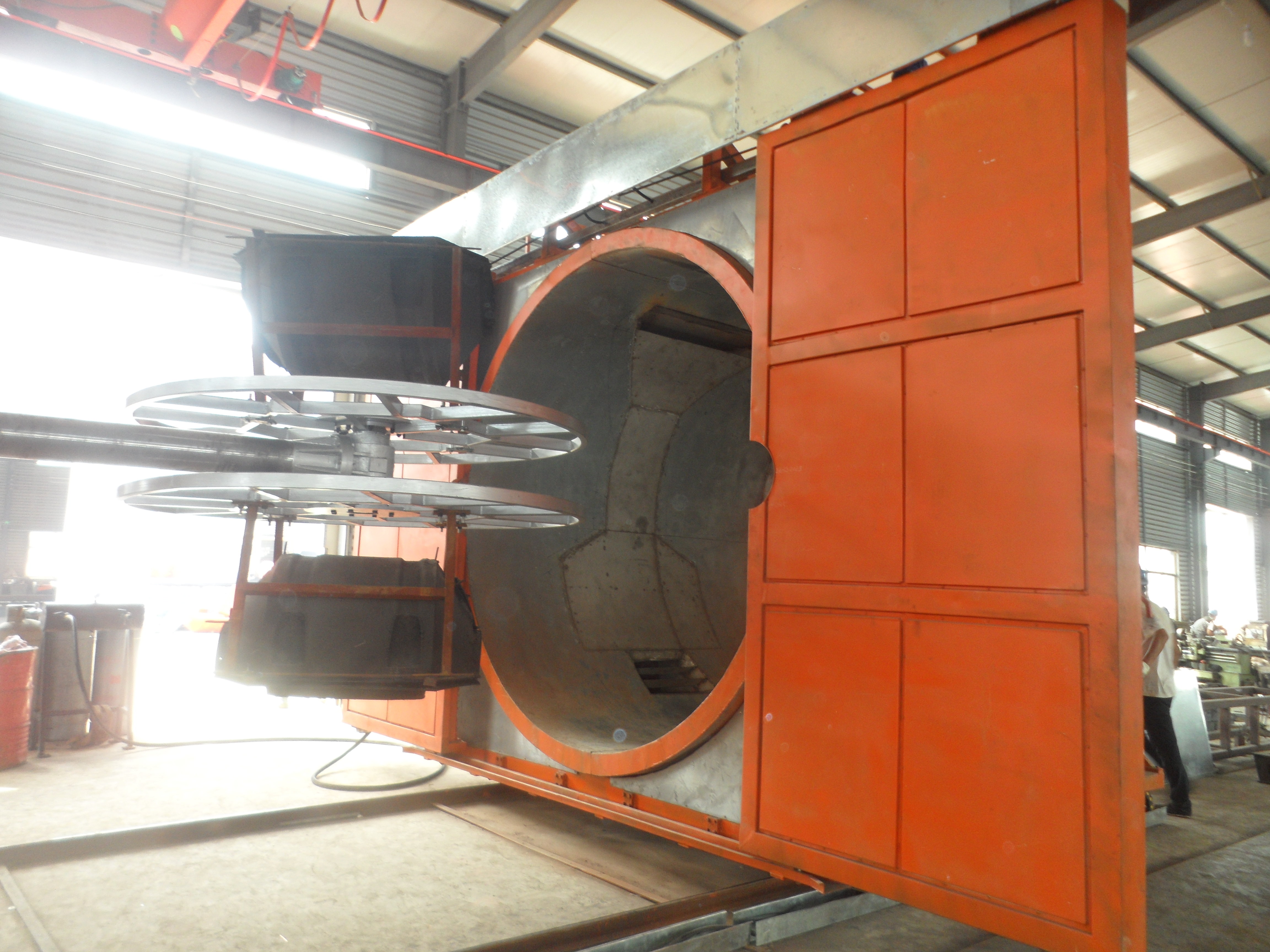 轉(zhuǎn)塔式滾塑機(jī)SAM_6231、山東轉(zhuǎn)塔式滾塑機(jī)供應(yīng)商