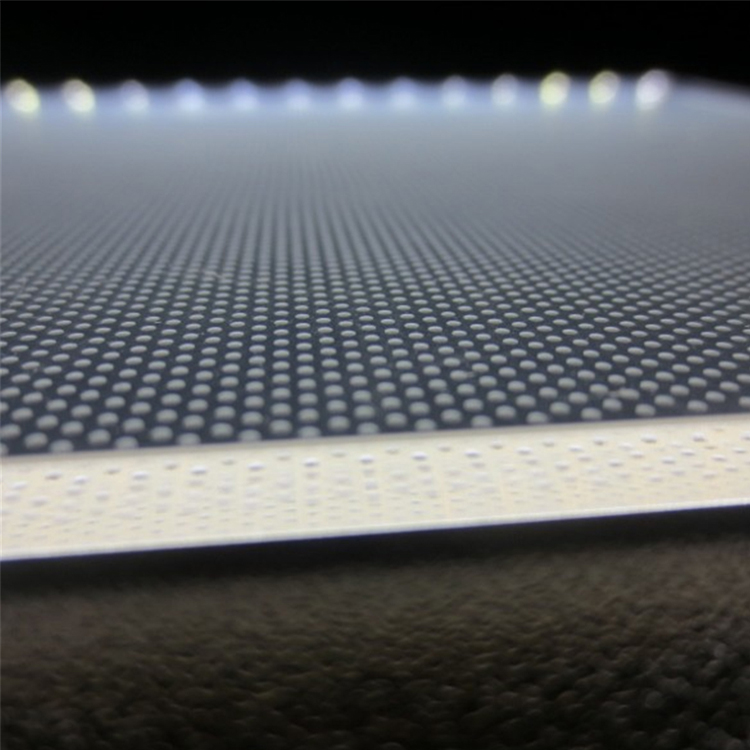 專業(yè)生產(chǎn)激光導光板