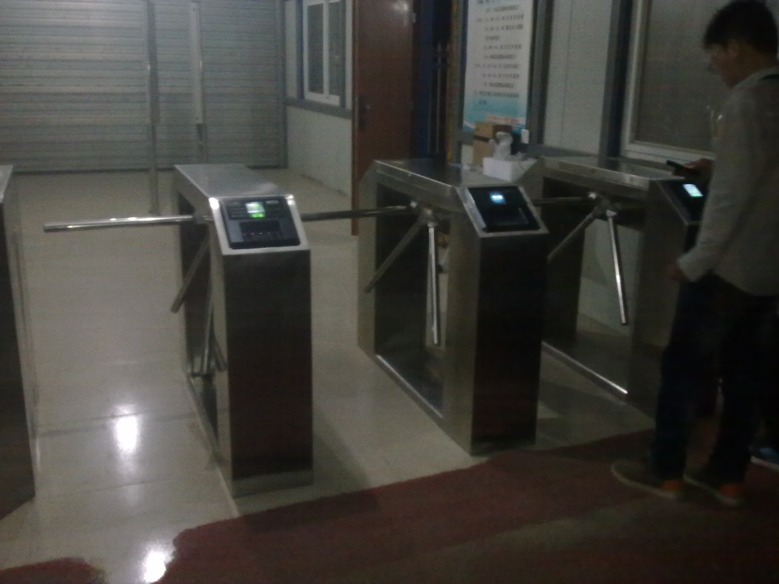 橋式三輥閘人行通道閘機(jī)