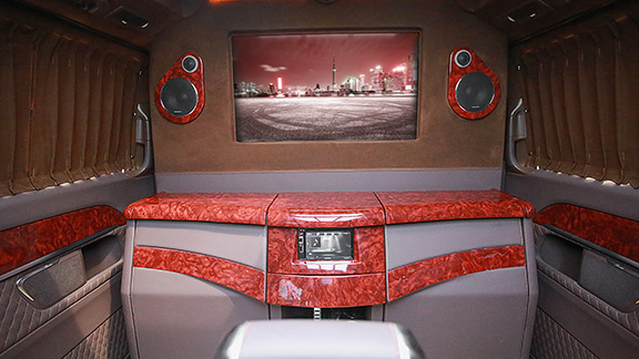 奔馳V260L添懿棕色款