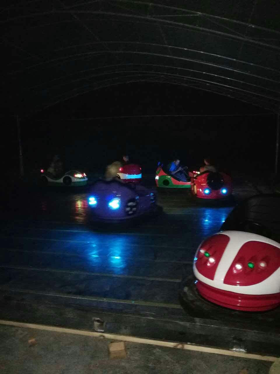 碰碰車 電瓶碰碰車 廣場碰碰車 天地網(wǎng)碰碰車游樂設備