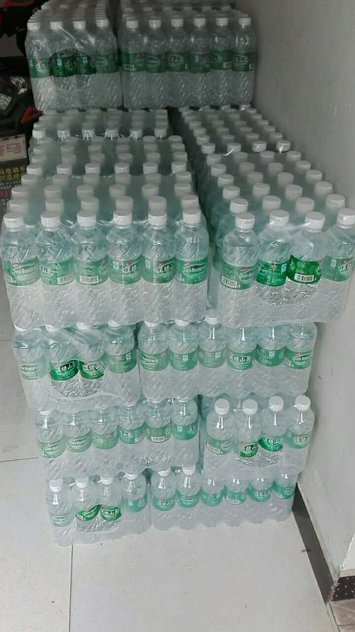 瓶裝飲用純凈水批發(fā)   滇綠山泉純凈水供應(yīng)