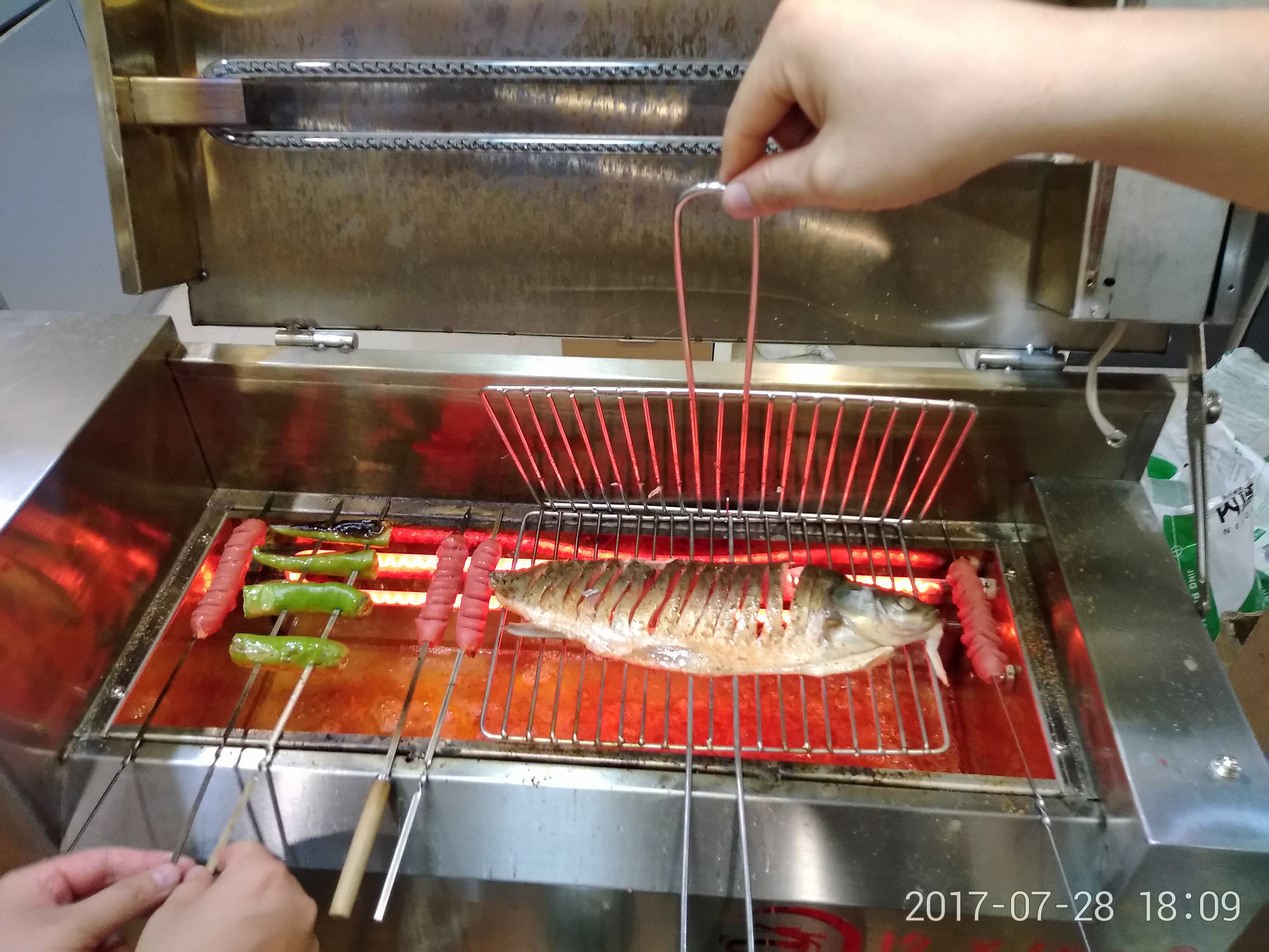 大量供應(yīng) 無(wú)煙電燒烤爐，烤串爐，無(wú)煙烤爐，量大有優(yōu)惠 無(wú)煙電燒烤爐，烤串爐