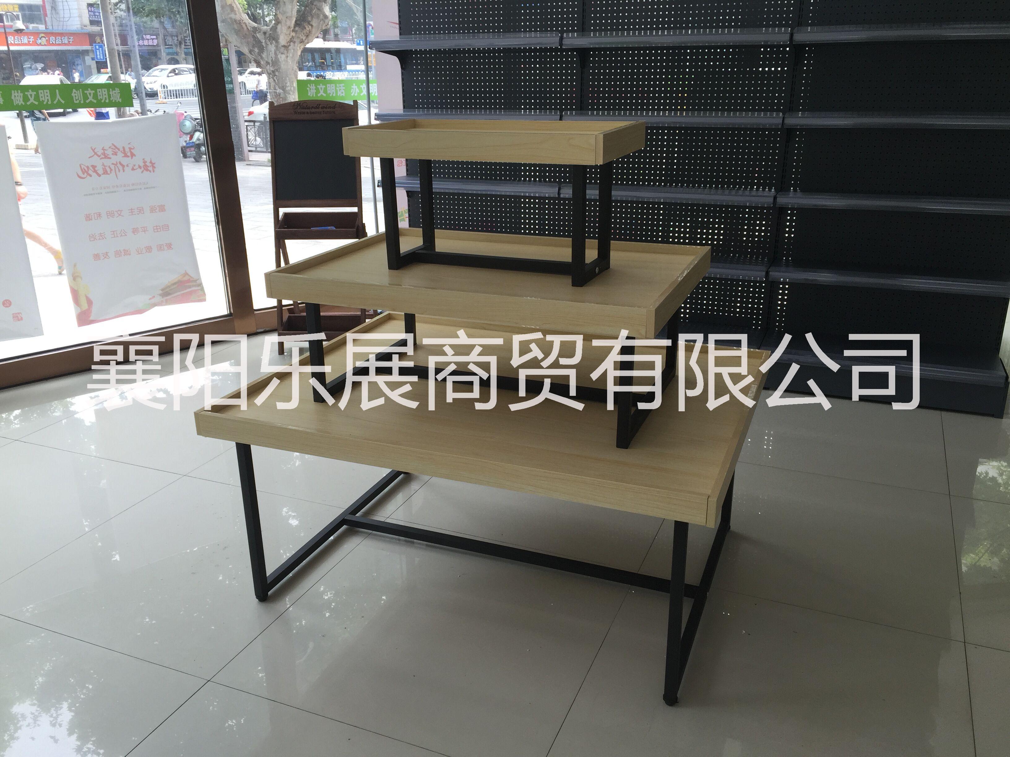 襄陽(yáng)專業(yè)生產(chǎn)皮帶展示架 錢包 包包店面貨架 服裝貨架