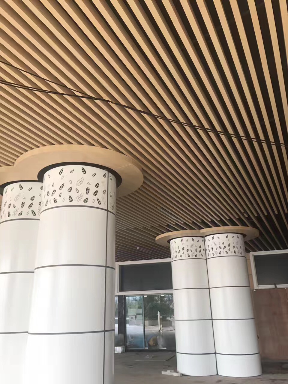 鋁合金方形包柱 大廳方柱子 鋁單板包方柱 鏤空鋁單板