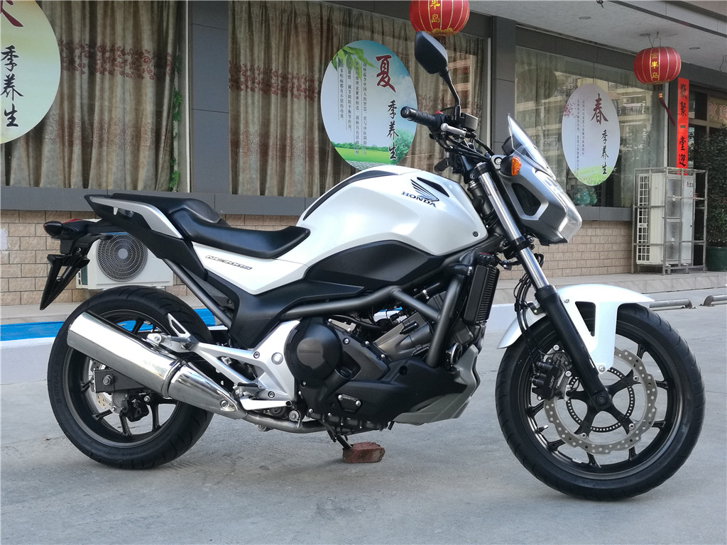 出售13年本田NC700S頂配碣石二手摩托車