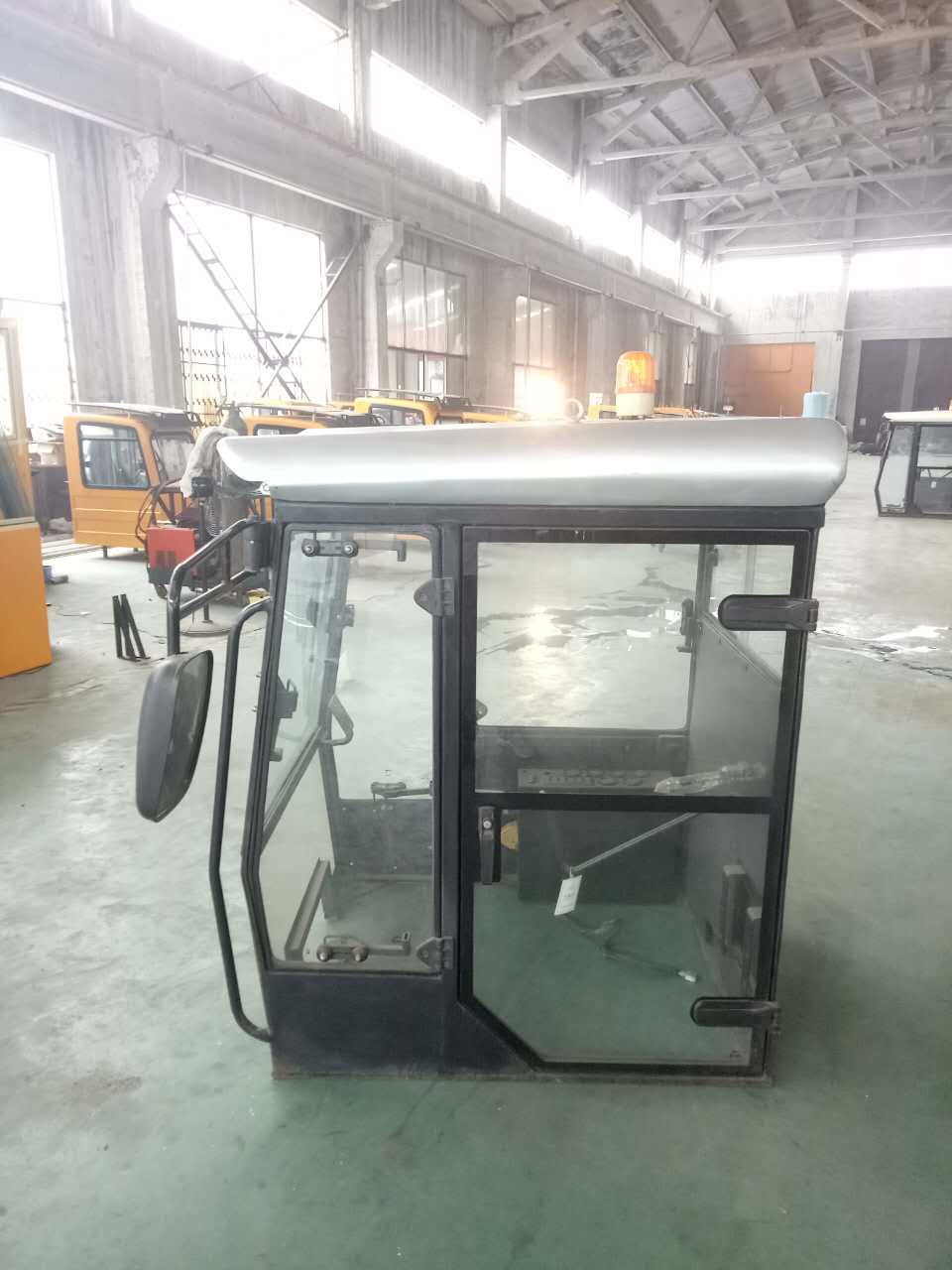 植保機(jī)械駕駛室定做加工