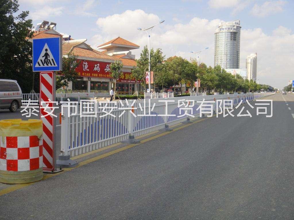 道路護(hù)欄 山東道路護(hù)欄 道路護(hù)欄施工方案 道路護(hù)欄生產(chǎn)廠家 道路護(hù)欄作用
