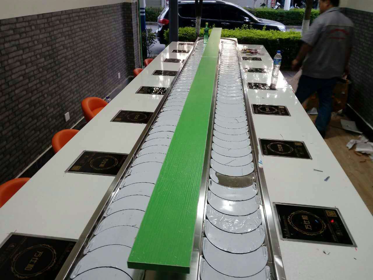 萬(wàn)仕和旋轉(zhuǎn)火鍋設(shè)備 轉(zhuǎn)轉(zhuǎn)火鍋設(shè)備廠家直銷免費(fèi)安裝