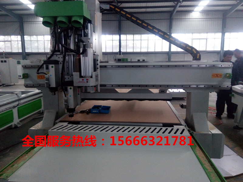 定制衣柜開料機(jī)@板式家具生產(chǎn)線廠家@全屋定制下料機(jī)配置報(bào)價(jià)