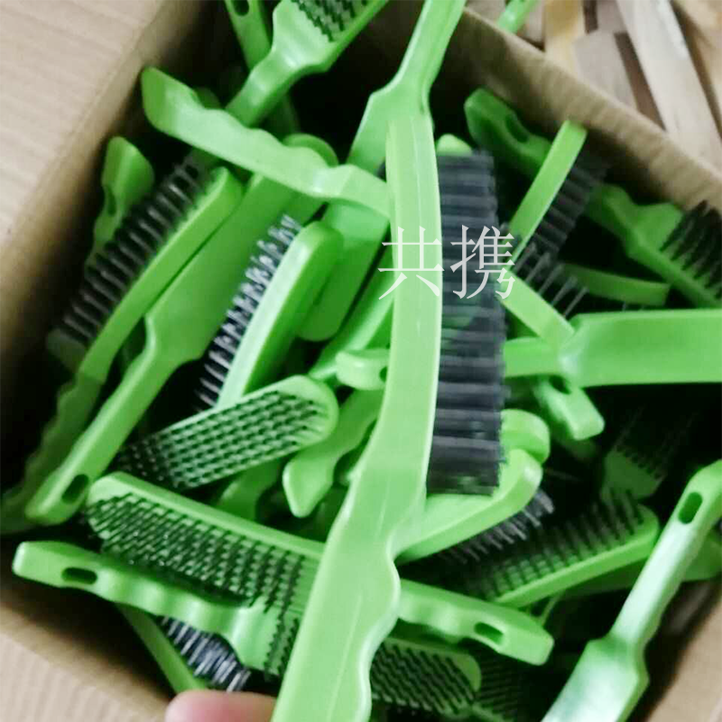 廠家直銷(xiāo)鋼絲刷  6排塑柄鋼絲刷 除銹清洗工業(yè)工具刷
