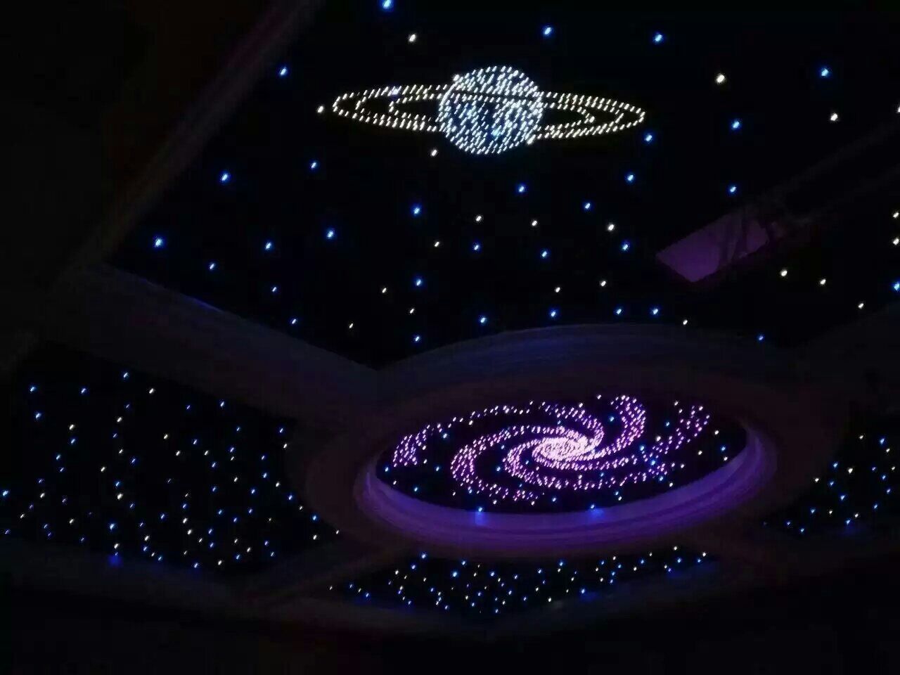 深圳發(fā)光滿天星流星吊頂兒童房星空吊頂影音室星空商場過道石膏板星空裝飾高光光纖