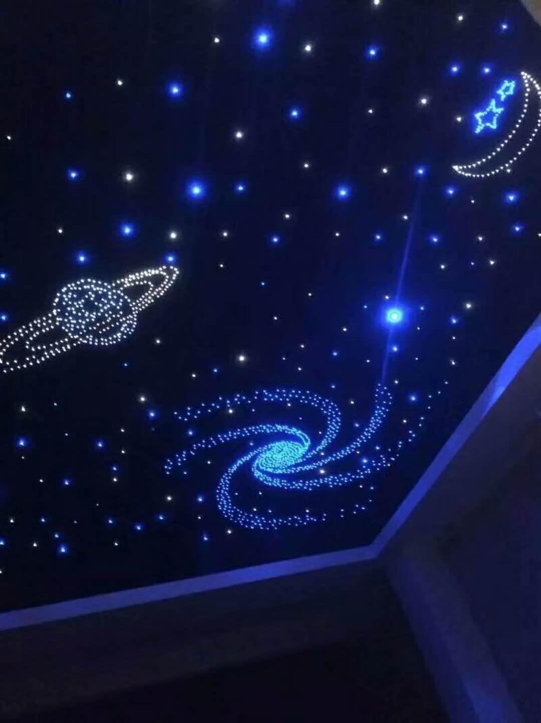 深圳發(fā)光滿天星流星吊頂兒童房星空吊頂影音室星空商場過道石膏板星空裝飾高光光纖