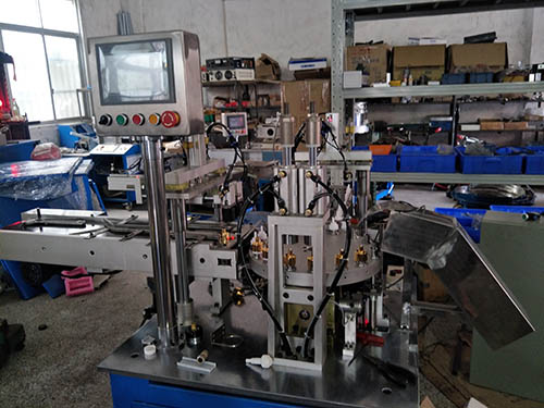 泵頭組裝機生產(chǎn)多少錢