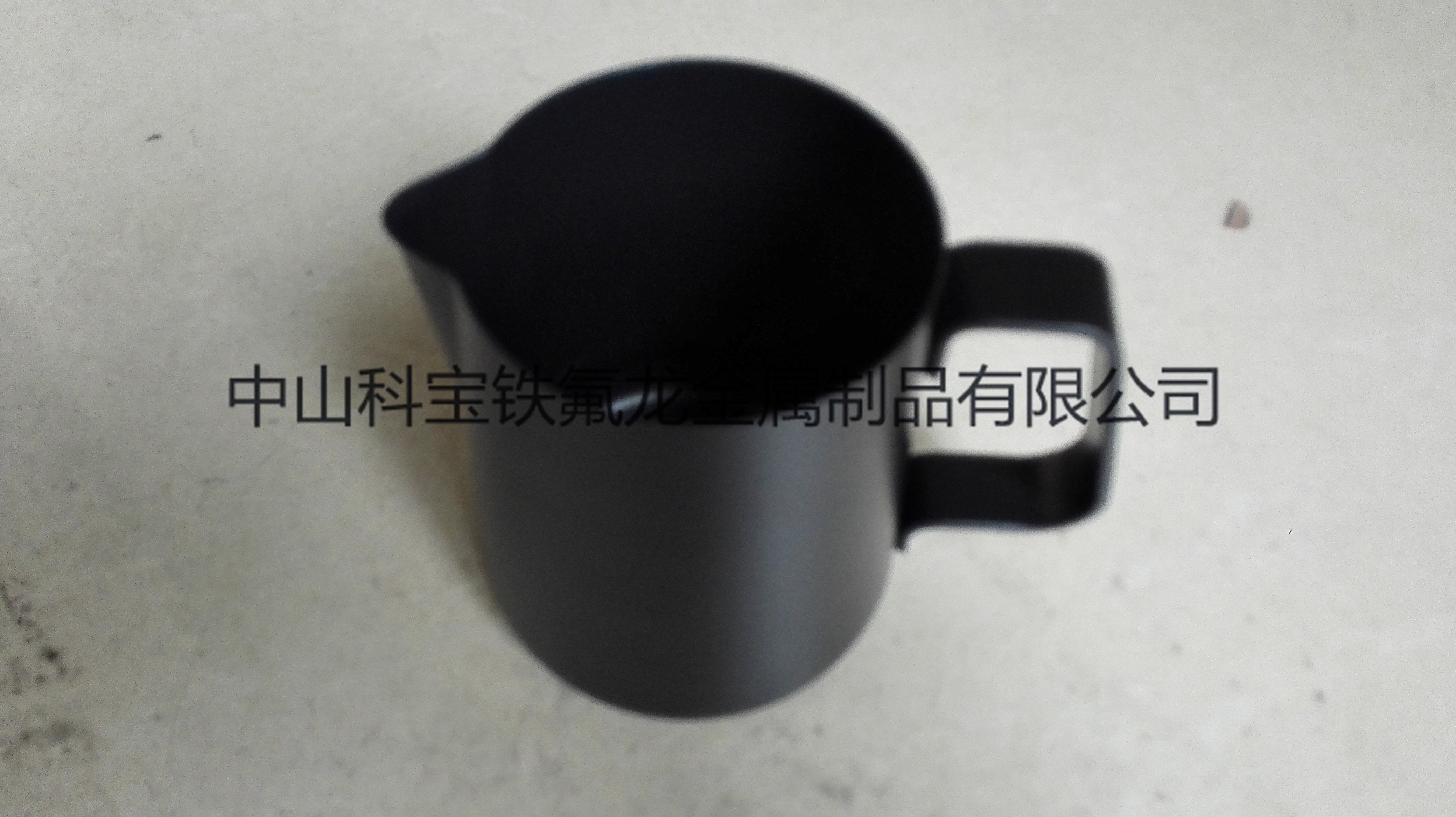 不銹鋼水杯噴鐵氟龍水性涂料