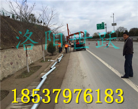 江西南昌九江新余防撞護(hù)欄板 波形護(hù)欄公路護(hù)欄施工