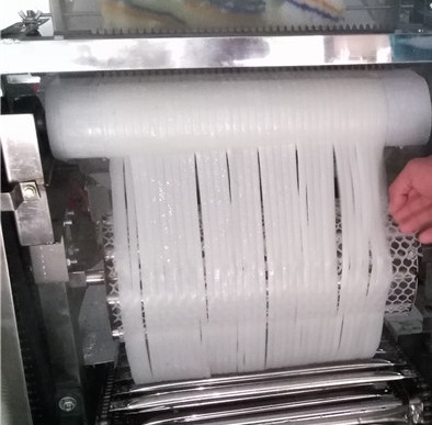 供應(yīng)河粉機報價廣東全自動河粉機河粉機器 多功能河粉機