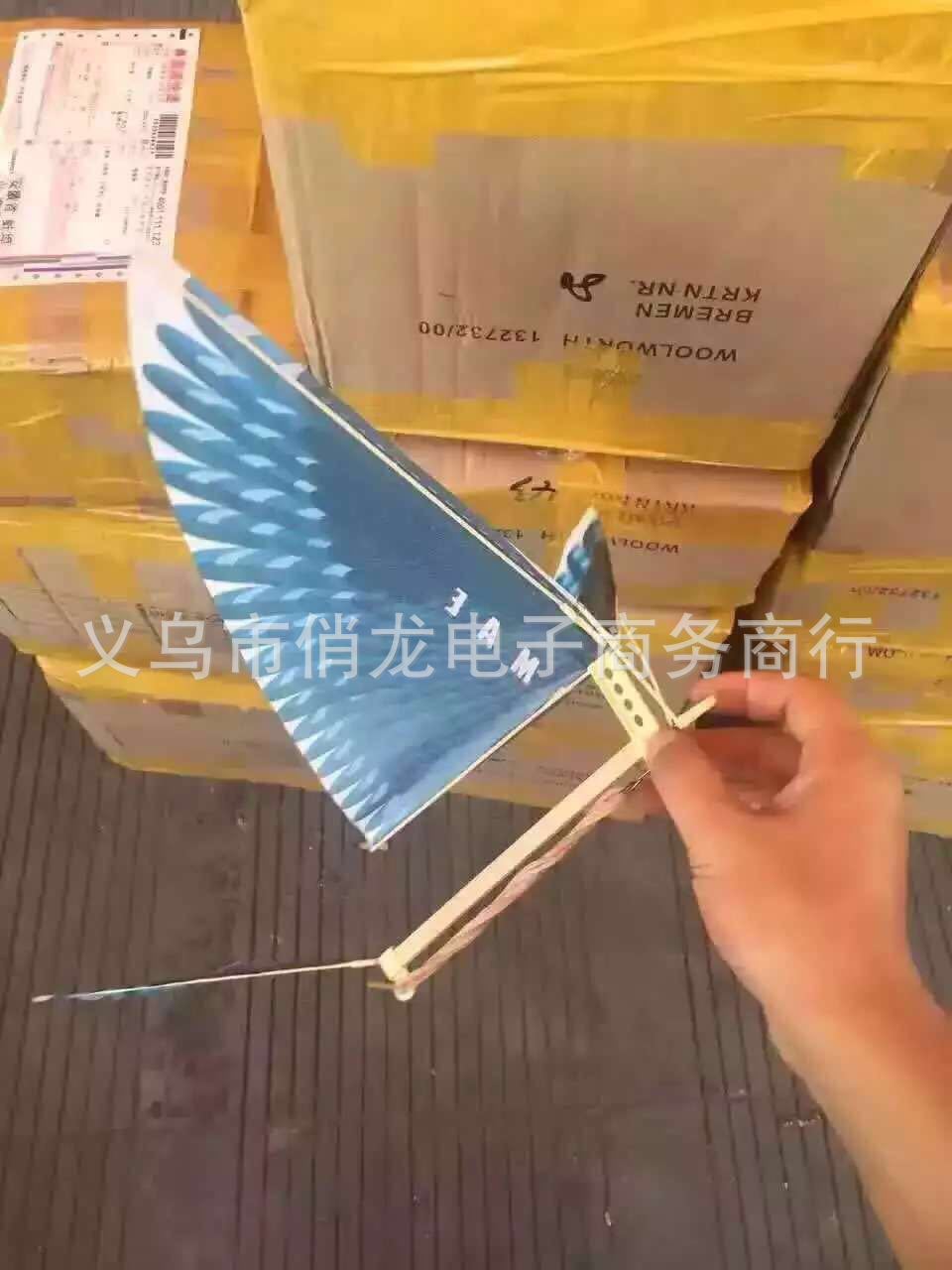 地?cái)偼婢吣Ｐ蜔豳u(mài)  紙制手動(dòng)玩具模型可調(diào)節(jié)飛行飛鳥(niǎo) 3D飛鳥(niǎo)玩具