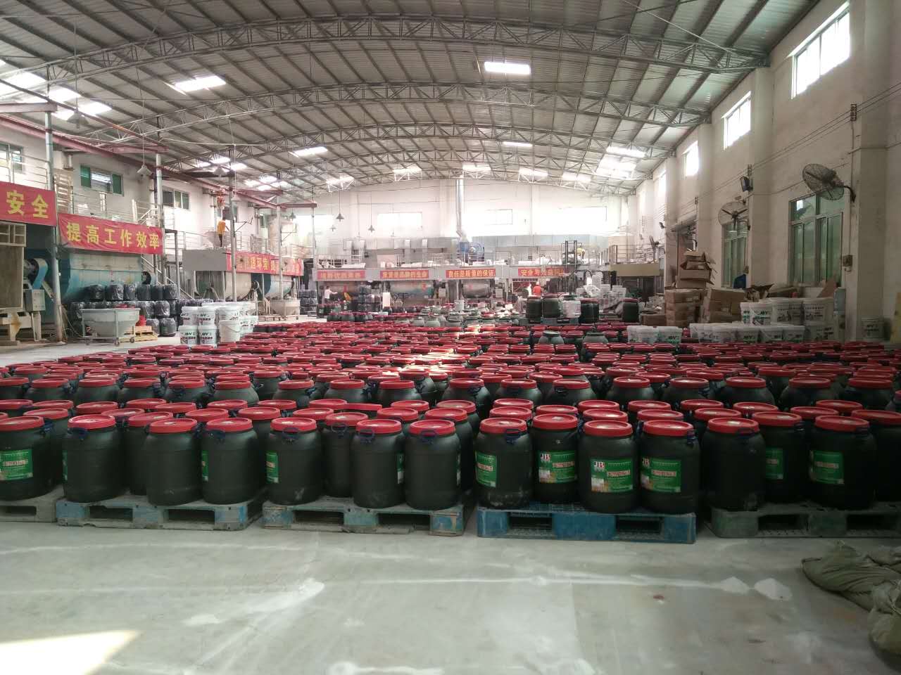 廣東天然真石漆優(yōu)質(zhì)外墻真石漆 環(huán)保 防霉抗堿外墻涂料 涂料廠家