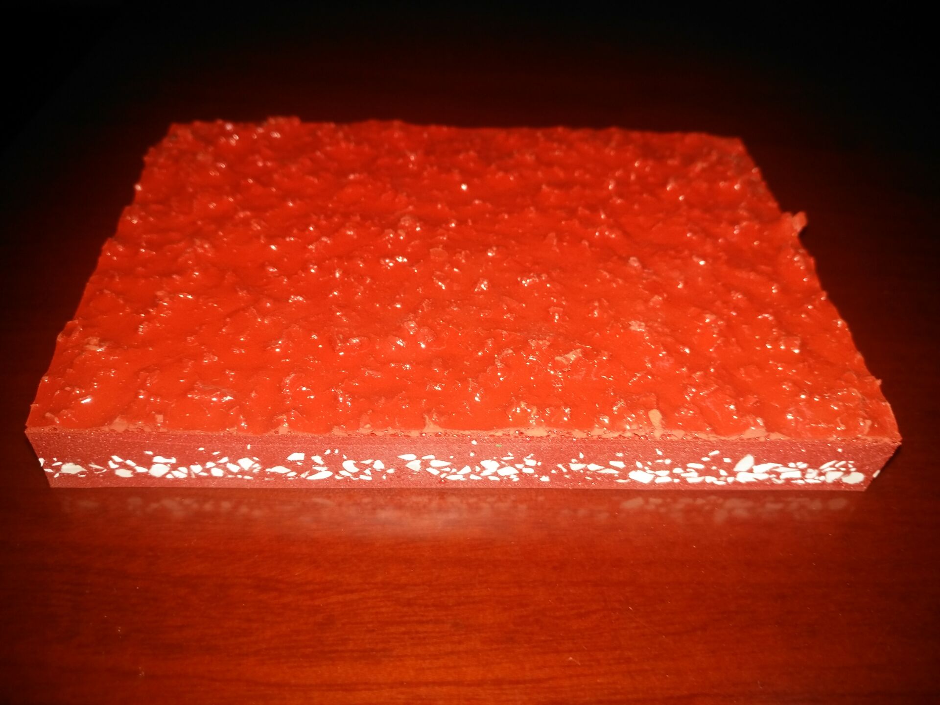 湖南混合型自結(jié)紋塑膠跑道 哪里能做塑膠跑道 田徑場(chǎng)跑道施工