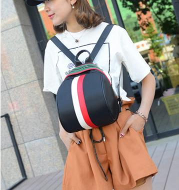 河北手提拼色雙肩包供應(yīng)商、價(jià)格  手提拼色雙肩包哪家好 手提拼色雙肩包價(jià)格 手提拼色雙肩包廠家