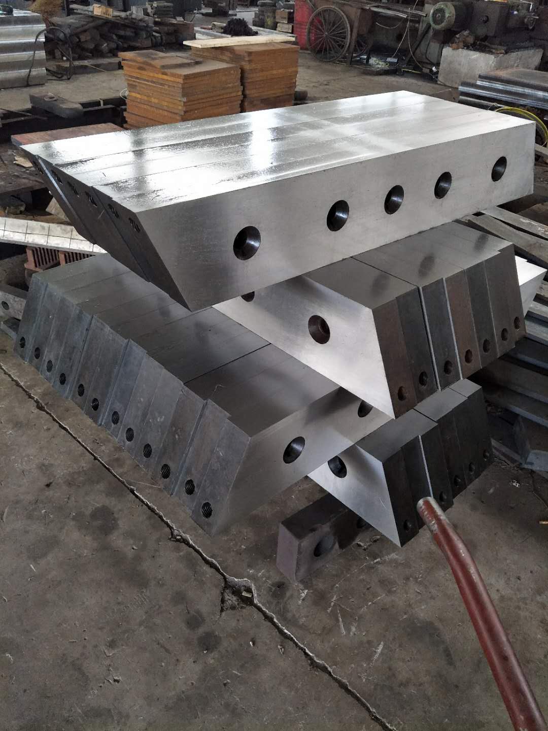 數(shù)控剪板機(jī)* 馬鞍山剪板機(jī)*廠  數(shù)控液壓剪板機(jī)*