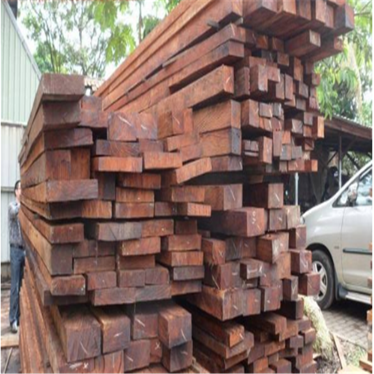 紅巴勞木黃巴勞木原生態(tài)一級景觀防腐木穩(wěn)定性好