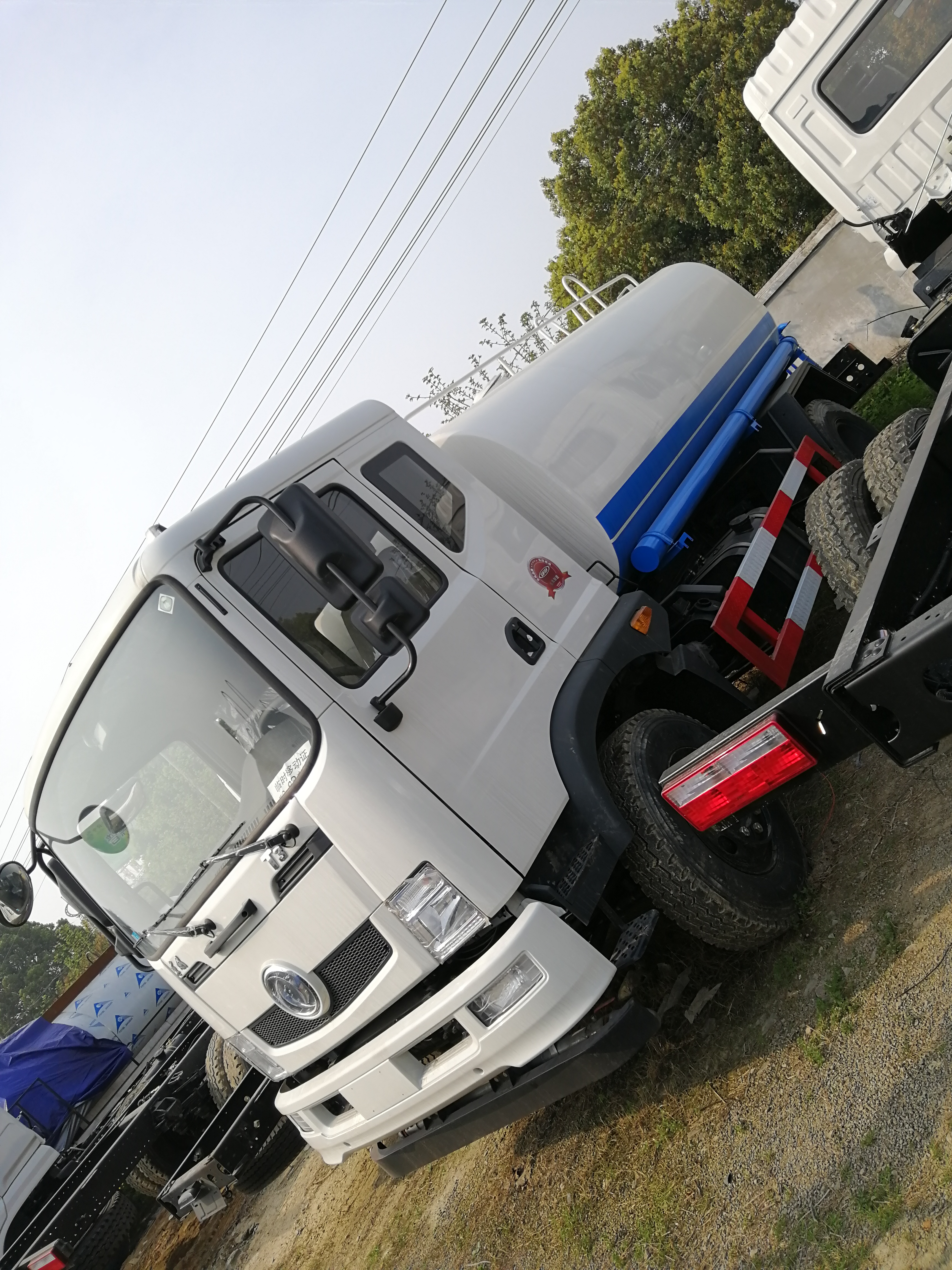 供應(yīng)湖北瀝青灑布車廠家直銷_湖北瀝青灑布車報(bào)價(jià)_湖北瀝青灑布車供應(yīng)商 瀝青灑布車