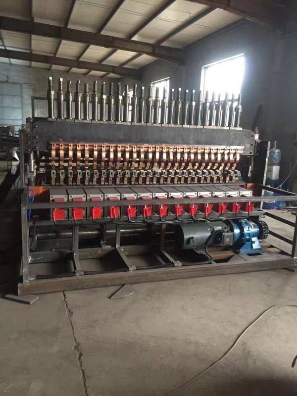 文登鋼筋網(wǎng)排焊機(jī) 鋼筋網(wǎng)焊網(wǎng)機(jī)價(jià)格