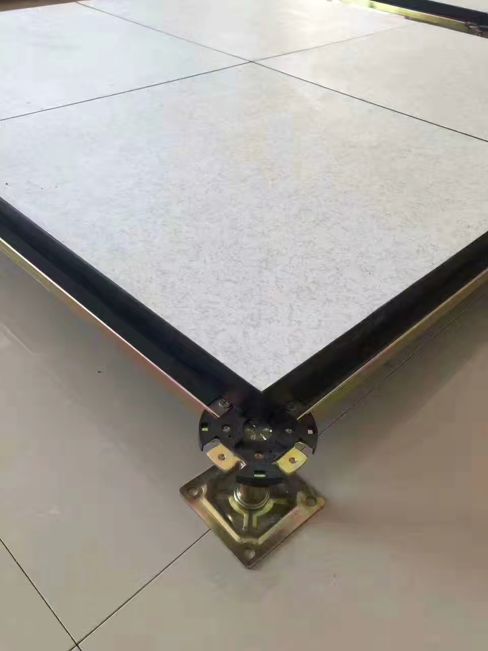 供應(yīng)泰州防靜電地板安裝，泰州防靜電地板廠家，臺州防靜電地板供應(yīng)商