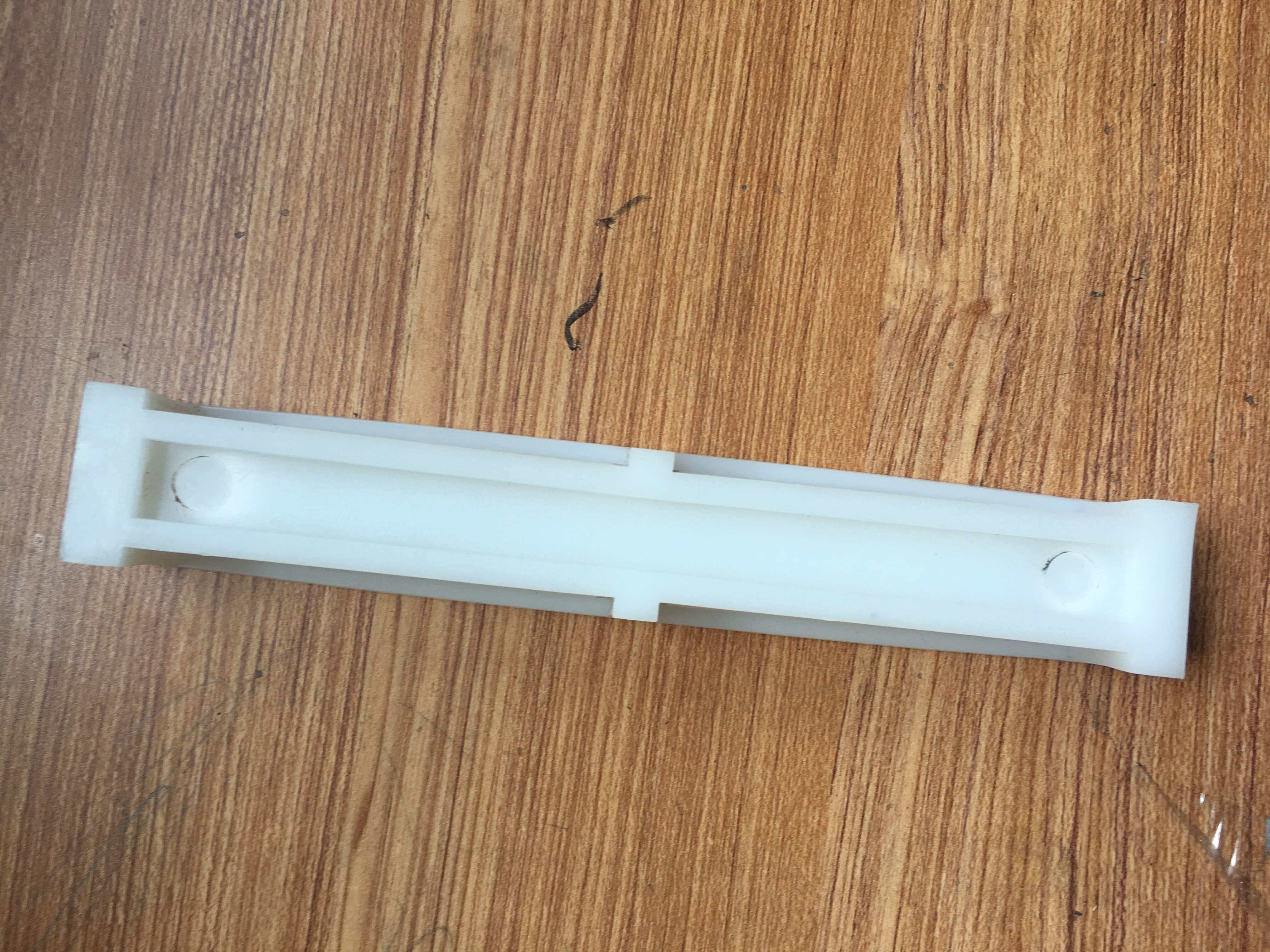 上海注塑生產(chǎn)廠家生產(chǎn)2T/3T/5T貨梯靴襯，尼龍靴襯，電梯配件 貨梯配件靴襯 貨梯尼龍靴襯