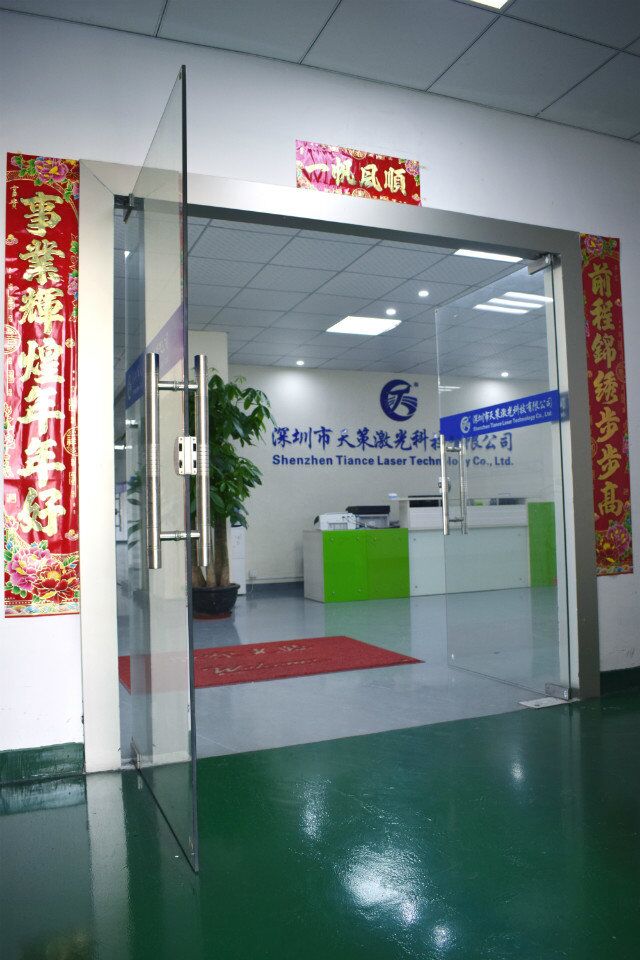 深圳塑膠激光鐳雕機價格，ABS塑料激光鐳射機，深圳激光鐳射機價格