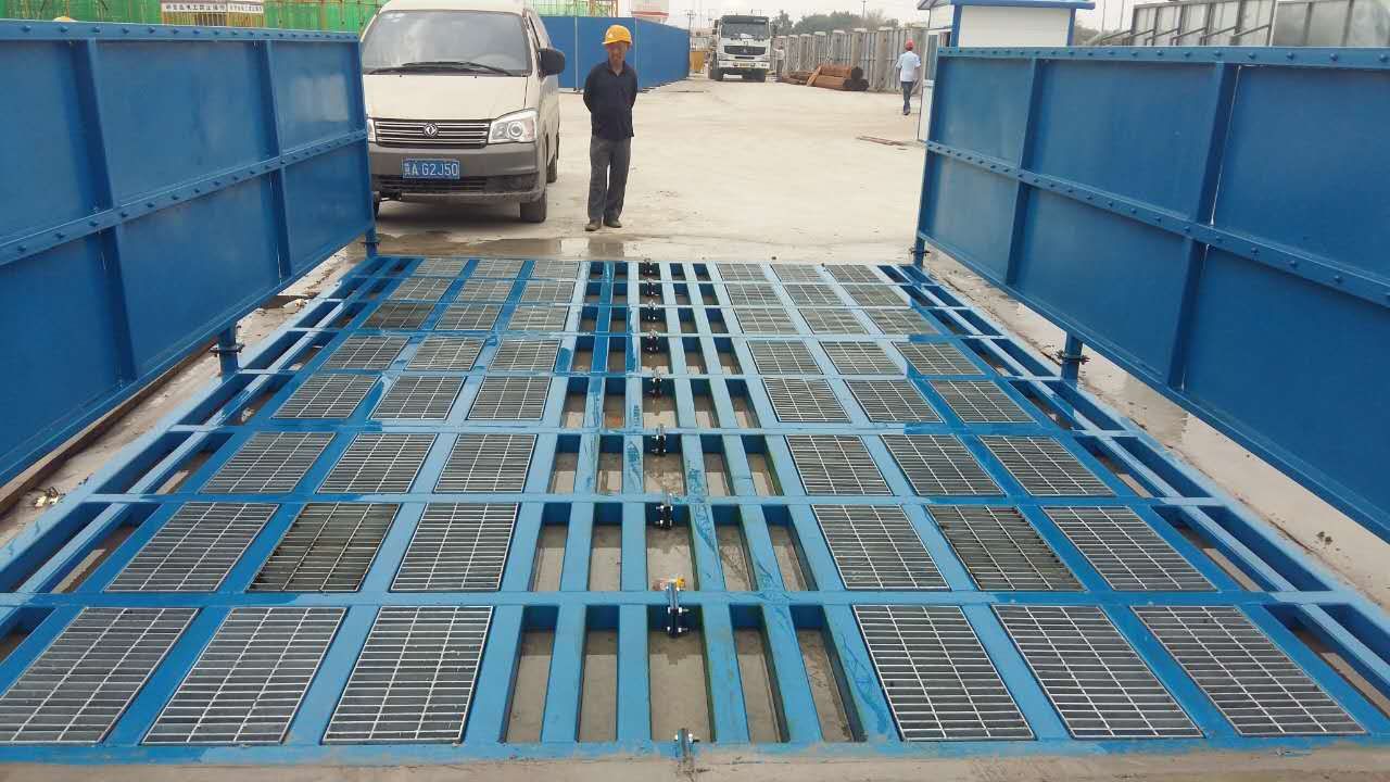 渤創(chuàng)科工地滾軸洗車機廠家價格 工地洗車臺定制 供應(yīng)工地洗輪機 武漢渤創(chuàng)科全自動工地洗車機  武漢工地滾軸洗輪機