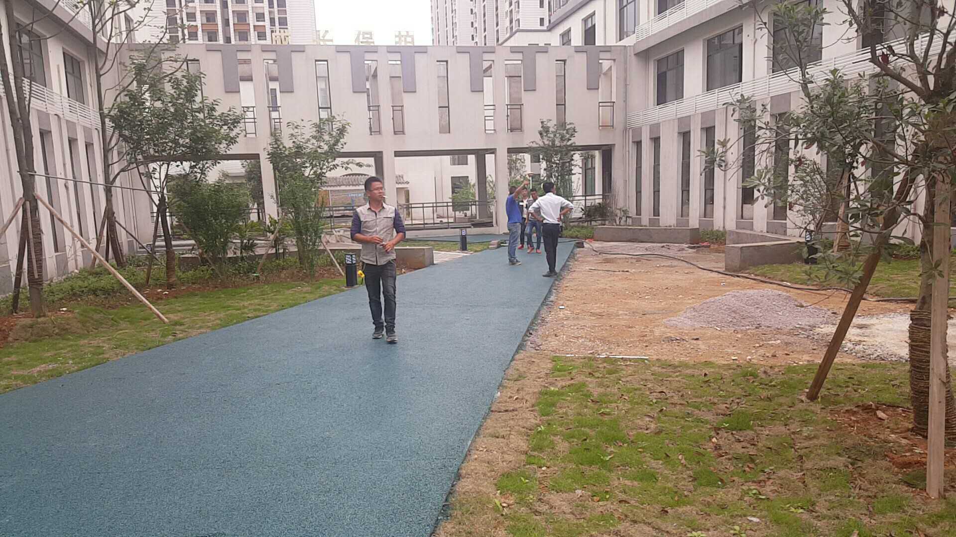 人行道彩色混凝土