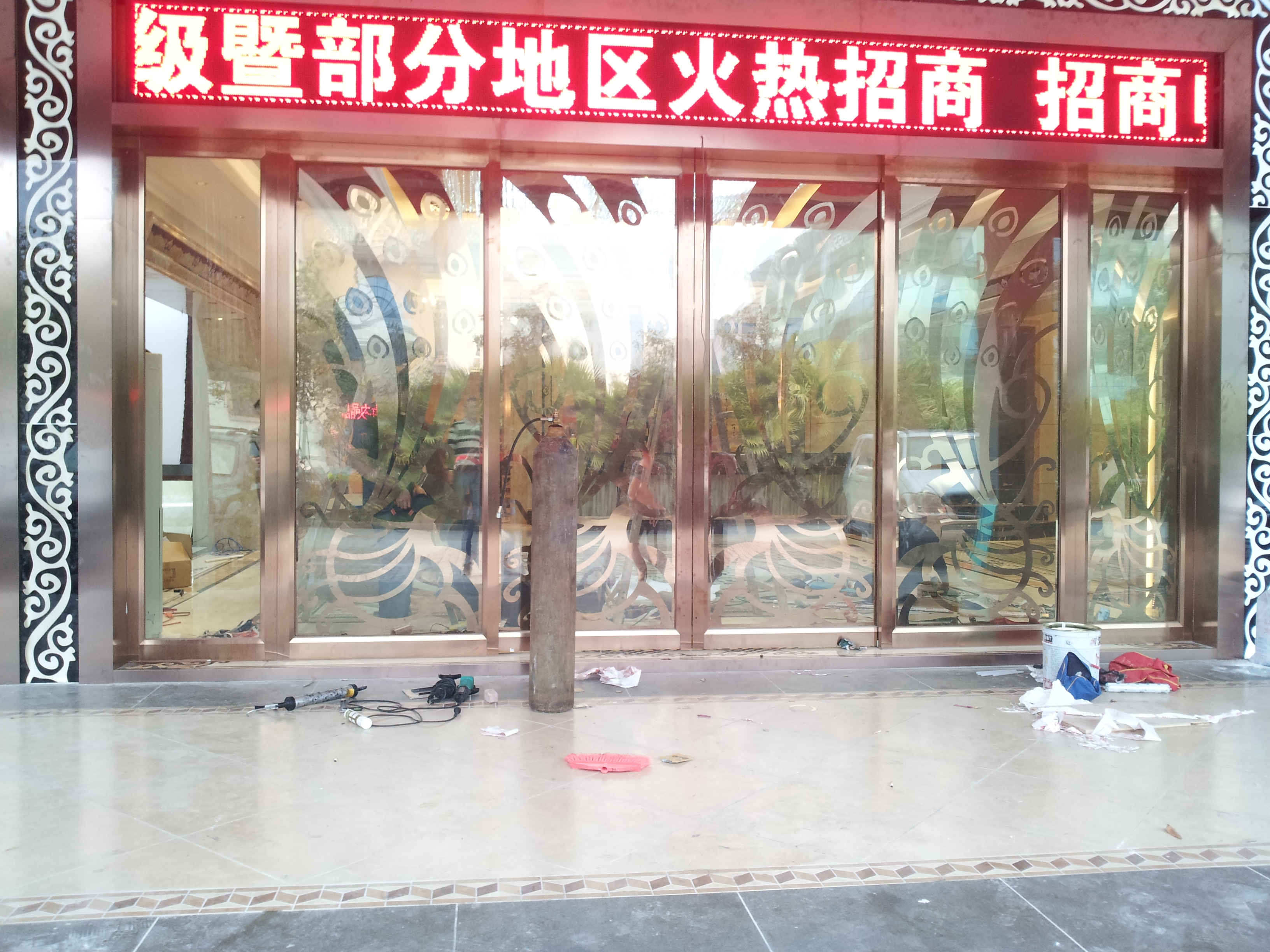 地彈門_酒店地彈簧門_不銹鋼地彈簧門_商業(yè)大門_不銹鋼框地彈簧門_不銹鋼地彈簧門_不銹鋼地彈門